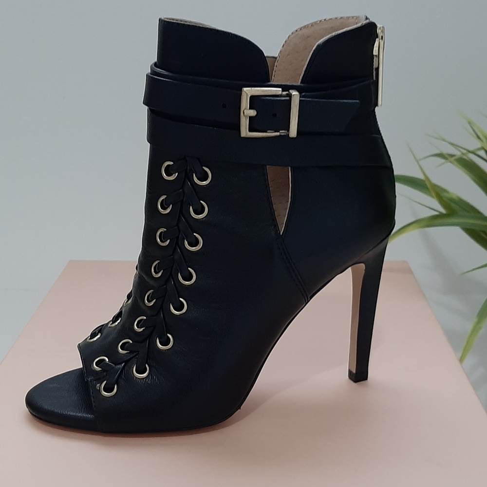 BCBGeneration BG-Ceville Bootie, Black 5.5…